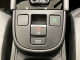 電子制御パーキングブレーキやオートブレーキホールドなど、より運転を便利にする機能を装備しております!