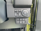 電子カードキーを携帯していれば、ブレーキを踏みながらボタンを押すだけでエンジンの始動が手軽に♪