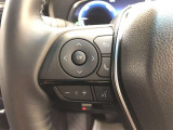 【ステアリングスイッチ】マルチインフォメーションディスプレイ内の表示切替や運転支援機能、オーディオなどの操作をステアリングから手を離さずに行うことができます。