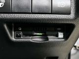 スッキリと収まった純正ビルトインETCが付いています。料金所も止まる事なくスイスイ運転ができます。