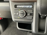 【オートエアコン】AUTOボタンを押してお好みの温度を設定!快適な室温でドライブをお楽しみいただけます♪
