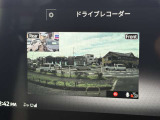 インフォテイメントシステムに内蔵された前後ドライブレコーダーが付いています!スッキリ綺麗に収まっている上に高精細!しかもその場で確認可能です!後付けする必要がないのが良いですね!!