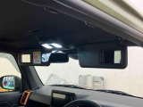 バニティーミラー付き左右サンバイザー+LED室内灯