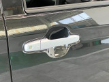 品質へのこだわり!フロアマットやシートなど車内をキレイに清掃し、ニオイや汚れなどを徹底的にクリーニングしてもらっております。室内はピカピカです☆