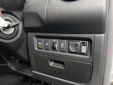 衝突軽減ブレーキ、横滑り防止装置、車線逸脱警報付ですので安心して運転が出来ますよ!