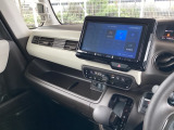 運転席周辺のスマートなレイアウトが、操作のしやすさを実現。快適なドライブをサポートします。