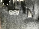品質へのこだわり!フロアマットやシートなど車内をキレイに清掃し、ニオイや汚れなどを徹底的にクリーニングしてもらっております。室内はピカピカです☆