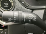 雨天時でも安心して運転できます。オートモードも搭載し、状況に応じて自動でワイパーを調整します。快適な視界を確保します。