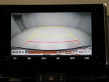 バックモニター装着車は後退時の強い味方です♪車庫入れや縦列駐車の際、後退操作の参考になるガイドラインをナビ画面に表示します。