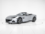 エンジンを始動した瞬間に響き渡るV8のハミングは、これから始まるドライブへの期待感を高めてくれます。