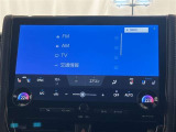 話題のディスプレイオーディオ装着。ナビ、フルセグTV、Bluetooth接続等、充実のオーディオ性能です!お気に入りのメディアを再生すれば車内は、まるで貴方専用のオーディオルームです。