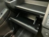 品質には自信があります!ハッピーの品質・キレイなお車をお届けさせていただきたい!そんな気持ちでキレイに仕上げております。フロアマットなどの清掃はもちろん、シート下なども徹底的に清掃しております。