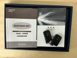 メンテナンスノート【点検整備記録簿・保証書】、取説も揃ってます。スマートキーはバッグなどにしまったままボタン操作でエンジンの始動・停止ができて大変便利です