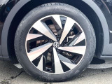 専用20インチ純正アルミホイール+前後異径235/50R20、255/45R20モビリティタイヤ(シールタイヤ)を装着。