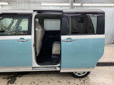 両側パワースライドドア付き!狭い駐車スペースなどでの乗り降りラクラク♪小さなお子さまのいるご家庭には嬉しい装備です。