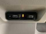 【ETC車載器】高速道路の料金所を、止まらずスムーズに通過。小銭を用意する手間も、窓を開けるわずらわしさもありません。遠出をグッと身近にしてくれる快適ドライブの必須アイテムです。