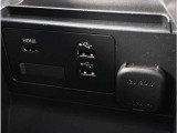 【USB接続】USB接続も可能です。スマートフォンと連動して音楽も再生可能です。