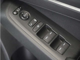 ◆パワーウィンドウスイッチ◆運転席から全席の窓の開閉操作を行うことが出来いつでも換気ができます!
