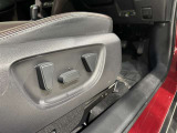 パワーシート搭載。微妙な調整が手軽にでき、ピッタリのポジションで運転することが可能です。