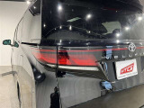 【テールランプ】後車にも分かり易いデザインです。