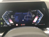 『運転』に対するBMWのこだわりはメーターパネルにも表れております。視野性の良いメーターパネルは疲労感の軽減と、運転の楽しさをもたらしてくれます。