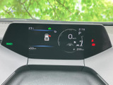 必要な情報を一目で確認できるメーター。スピードや燃料残量、走行モードなど、運転に必要な情報を分かりやすく表示します。