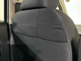 シートバックポケットが装備されております。後部座席に座る人が使いやすい位置に装備されておりますので、小物などがすぐに取り出しやすくなっております。