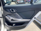 BMWの剛性感ならではの、重厚感あるドアの開閉音をぜひご体感ください。