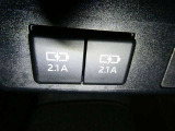 充電用USBジャックも付いて、携帯やオーディオ機器などの充電ができます。