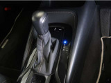 無段変速機(CVT)を搭載。有段変速機に存在する「変速ショック」が無いので、スムーズなアクセル操作が可能です♪