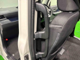 それぞれの身長や手の大きさに合った高さと太さを実現した大型乗降用アシストグリップ