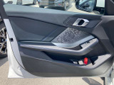 充実した運転支援機能が毎日のドライブをサポート。長距離移動でも安心感のある運転をお楽しみいただけます。