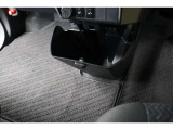 運転席と助手席の間にセンターロアボックスがあります!
