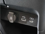 ◆アクセサリーソケット◆ドラレコの電源やスマートフォンの充電等に使用できる便利な電源ソケット!使いやすい場所に装備されています。