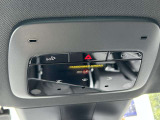 緊急時にはSOSボタンを押すと、Volvo On Callサービスセンターまたは最寄りの緊急コールセンターに連絡することができます。