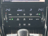 【左右独立型フルオートエアコン】運転席と助手席でそれぞれお好みの温度に設定可能。同乗者にも配慮した、快適な空調をお届け致します。