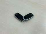 インテリジェントキーです!カバンやポケットに入れて持っているだけで、ボタンスイッチでドアロックの開閉が出来ます!