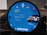 『運転』に対するBMWのこだわりはメーターパネルにも表れております。視野性の良いメーターパネルは疲労感の軽減と、運転の楽しさをもたらしてくれます。