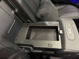 車両は屋内展示しておりますので天候に関係なくごゆっくりコンディションご確認頂けます。車両を倉庫へ保管している場合が御座いますのでご来店前に在庫確認頂けると幸いです。TEL072-784-8800