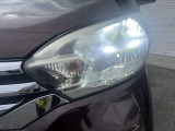 【LEDヘッドライト】悪天候や夜間走行時も良好な視界を確保し安心して運転できる高輝度LEDヘッドライトを装備!点灯速度も早く、消費電力も抑えれます。