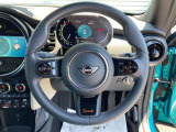 運転席シートも多少使用感がございます。