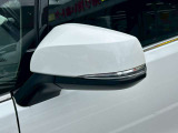 デザイン性だけでなく、ドライバーの巻き込み防止など安全運転をサポート致します!周囲からの視認性にも優れていて安心です!