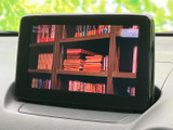 停車時に映像を楽しめるTV画面。移動を控えた時間帯に、快適な視聴空間を提供します。