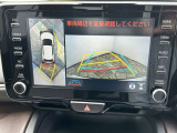 パノラミックビューモニター付きです。車両を上から見たような映像をディスプレイオーディオ画面に表示。運転席からの目視だけでは見にくい、車両周辺の状況をリアルタイムでしっかり確認できます。