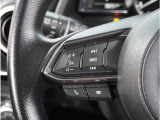 【ステアリングスイッチ】運転中、前方から目線をそらすことなく、オーディオ等の操作が可能な便利機能。安心&快適ドライブにはマストな装備。