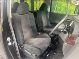 運転席シート廻りは使用感も少なく、良好な状態となっています。丁寧に使われていたことがよくわかりますね。