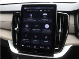 直感的なユーザーインターフェイスがアップグレードした、11.2インチの新型タッチスクリーン式センターディスプレイ。扱いやすいシンプルな操作性をさらに向上させました。