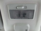 ルームランプで車内全体を明るく照らします♪