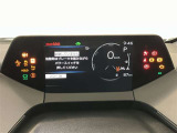 とっても見やすいメーターです。夜間時はラグジュアリーな気分にさせてくれる照明が魅力ですので、夜のドライブも楽しみになりますよ♪