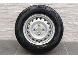 純正の夏タイヤも付いております!タイヤサイズは145/80R12になります。